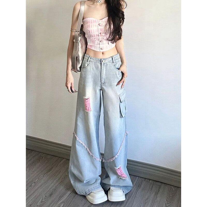 ripped cargo jeans mujer alta cintura en color celeste con detalles desgastados y tiras decorativas